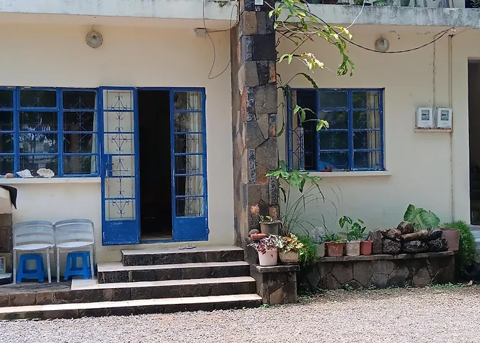 Chez Leone